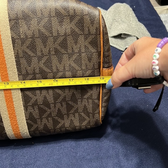 Michael Michael Kors Medium Duffle Bag - Picture 15 of 17